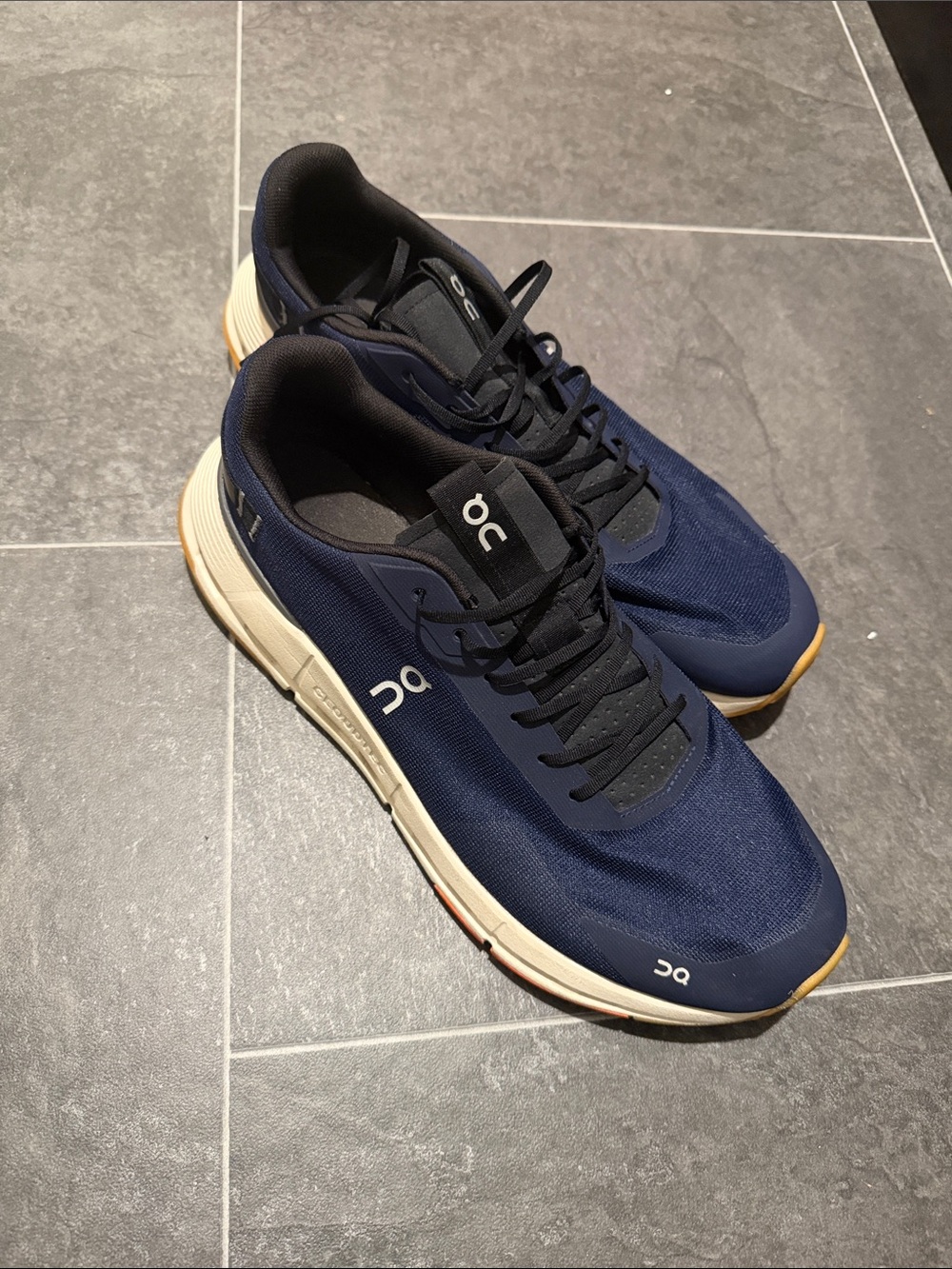 On Running Men's Navy and Black Low-Top Sneakers with Cream Sole